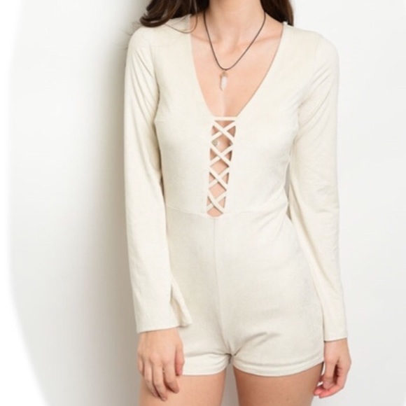 New! 💥FALLON Ivory suede look romper - Picture 2 of 8
